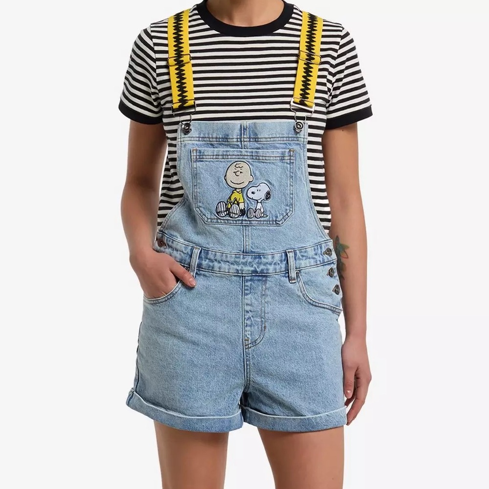 Peanuts Charlie Brown‎ & Snoopy Denim Shortalls Hot Topic